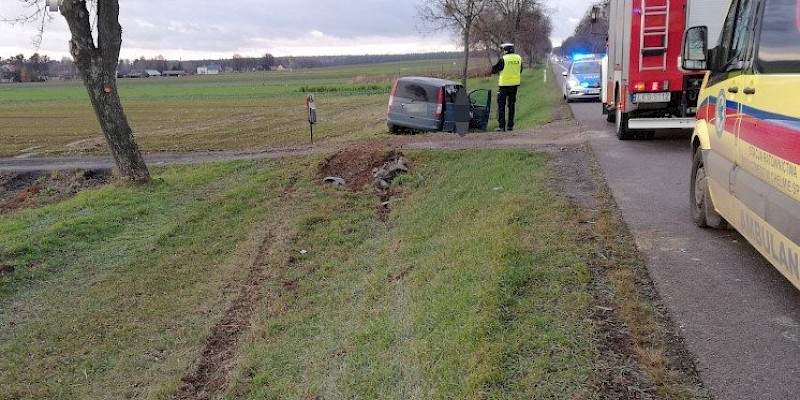 Zasnął i wjechał do rowu