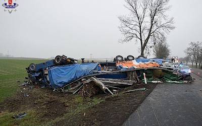 Tir dachował w Tytusinie