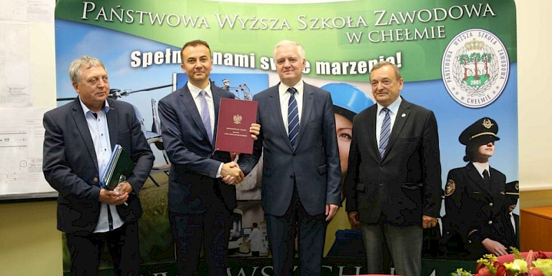 Gowin przywiózł pieniądze