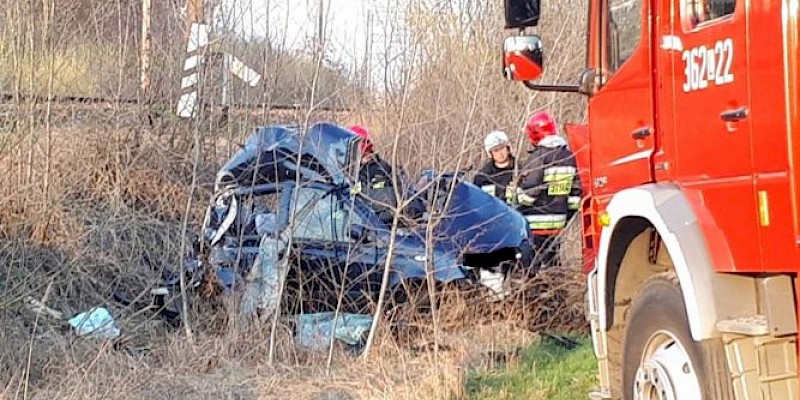 Tragiczny wypadek na przejeździe kolejowym