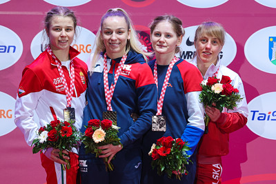 podium-53kg-ww-gold-andreea-beatrice-ana-rou-silver-erika-bognar-hun-bronze-katarzyna-krawczyk-pol-tatiana-debien-fra155-s.jpg