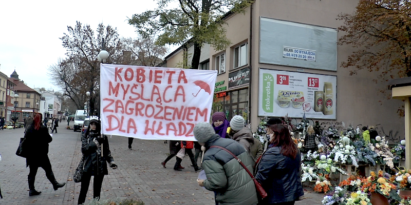 "Wolność wyboru zamiast terroru". Czarny protest w Chełmie | WIDEO