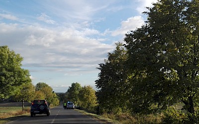 Brawura i nadmierna prędkość przyczyną groźnie wyglądającej kolizji