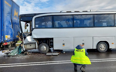 Wypadek autobusu ze szkolną wycieczką