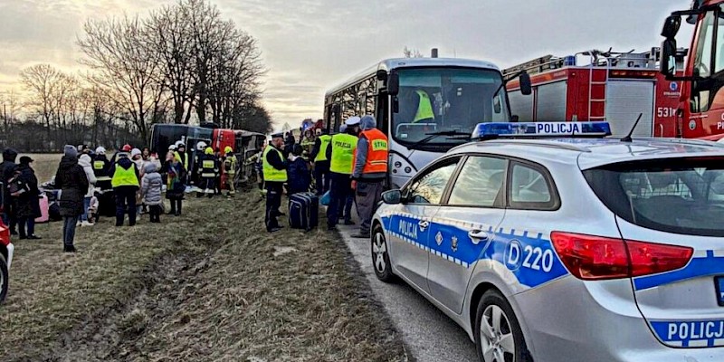 Wypadek autokaru z uchodźcami