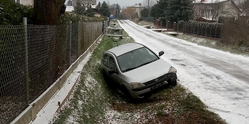 Ostrożnie na śliskiej drodze