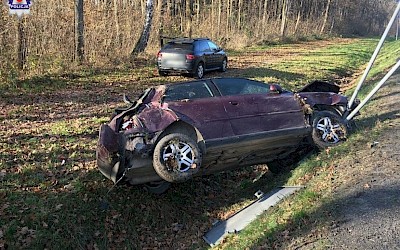 Łopiennik Nadrzeczny. Wyprzedzanie zakończyła w rowie