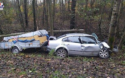 Lejno. Chciał ominąć sarnę, wpadł na drzewo